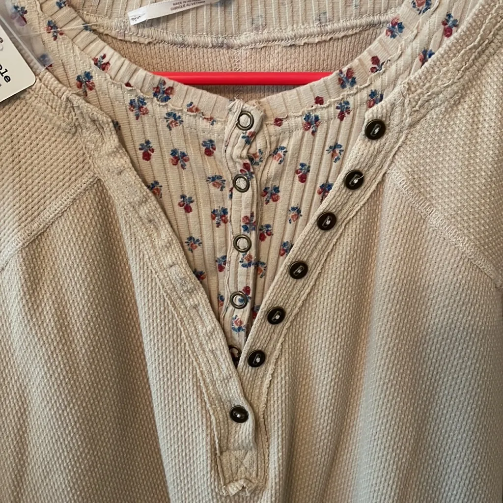 Free People Heart to Heart floral henley - Image 10