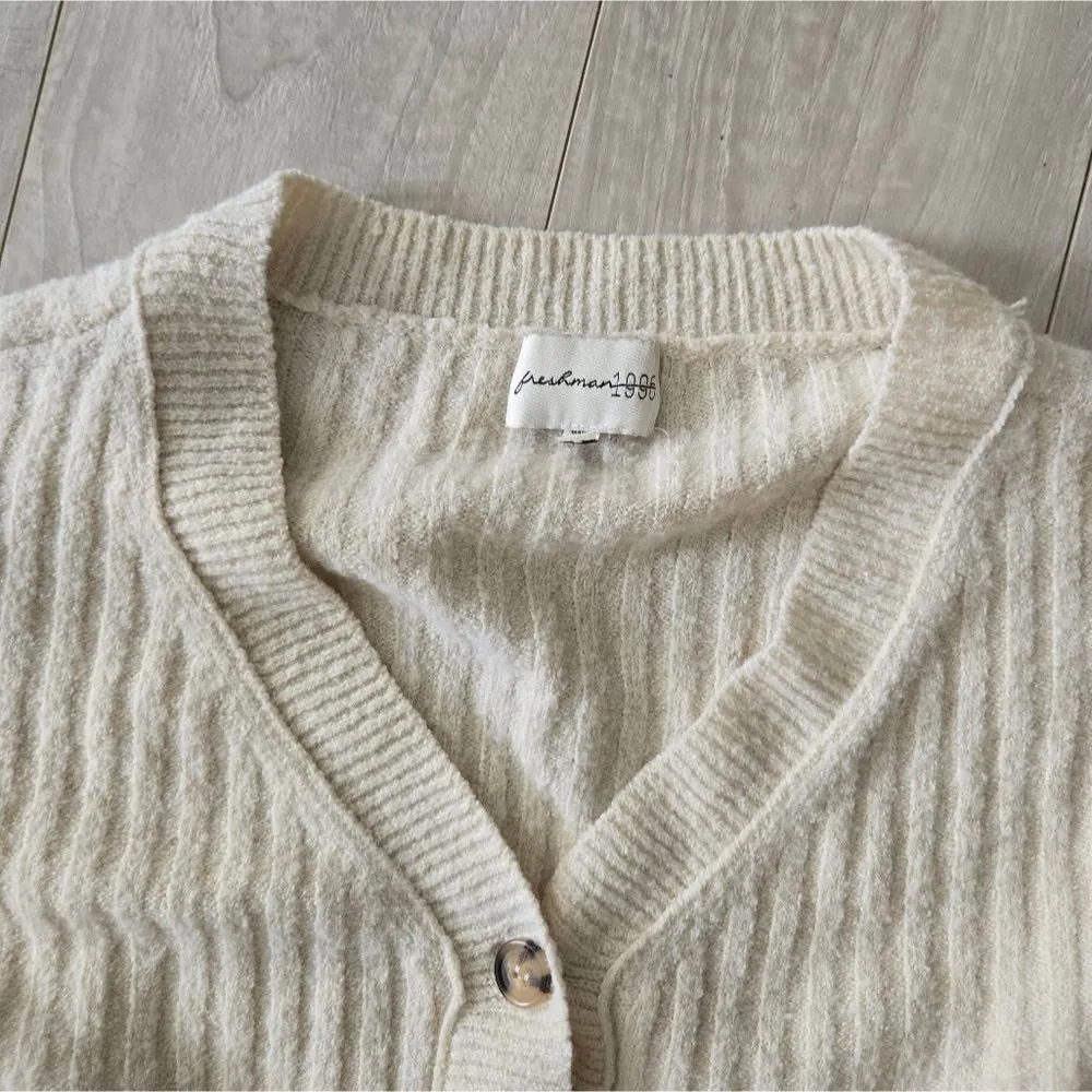 Women’s Cream Button Front Cropped Cardigan Sweater Top Preppy Soft Crop Size Size M - Image 3