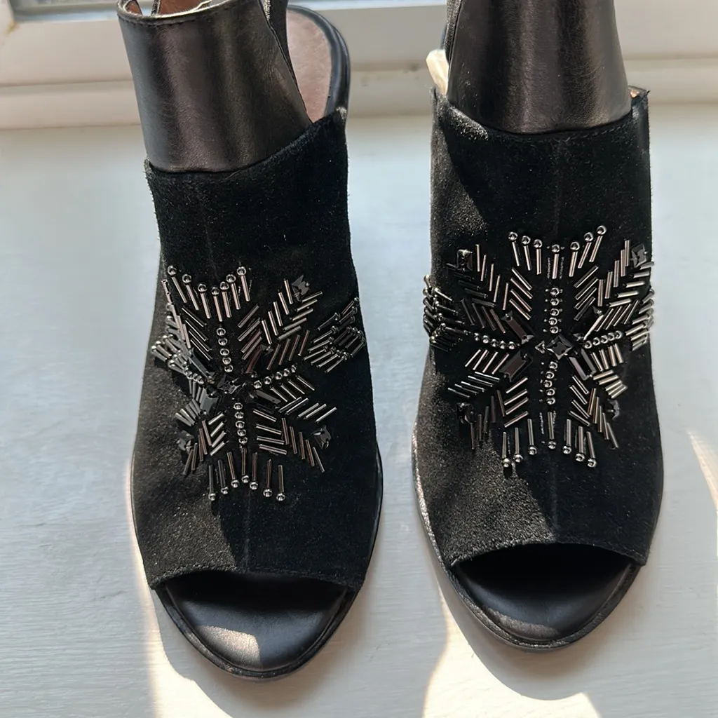 NWOT , Donald Pliner black suede bootie with peep toe Size 6 - Image 2