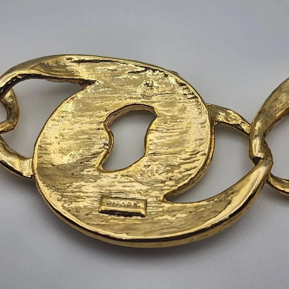 Vintage Trifari Cream, White, & Gold Tone Necklace & Earrings Set - Image 7