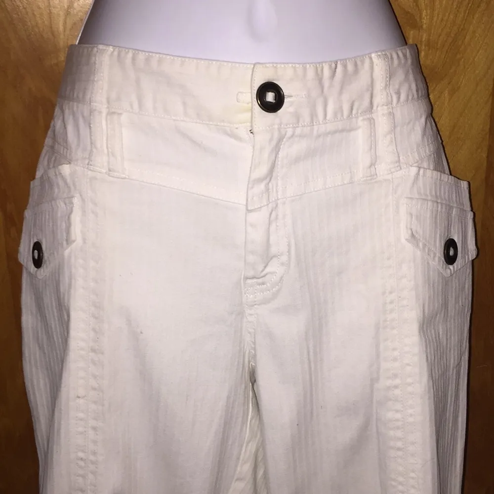 White San Francisco Capri Pants Size 9 - Image 2