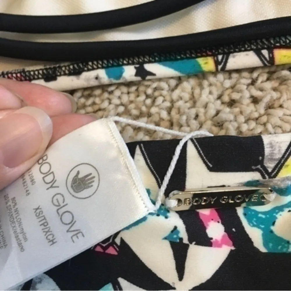 Body Glove high neck bikini size small top xsmall bottoms - Image 7