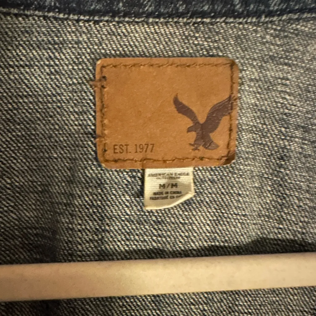 American Eagle Cropped Denim Jacket - Image 2