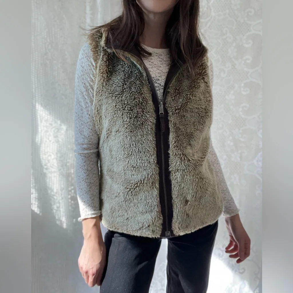 Y2K GAP Reversible Faux Fur Puffer Vest Brown Fuzzy Sherpa Zip Up - Image 7