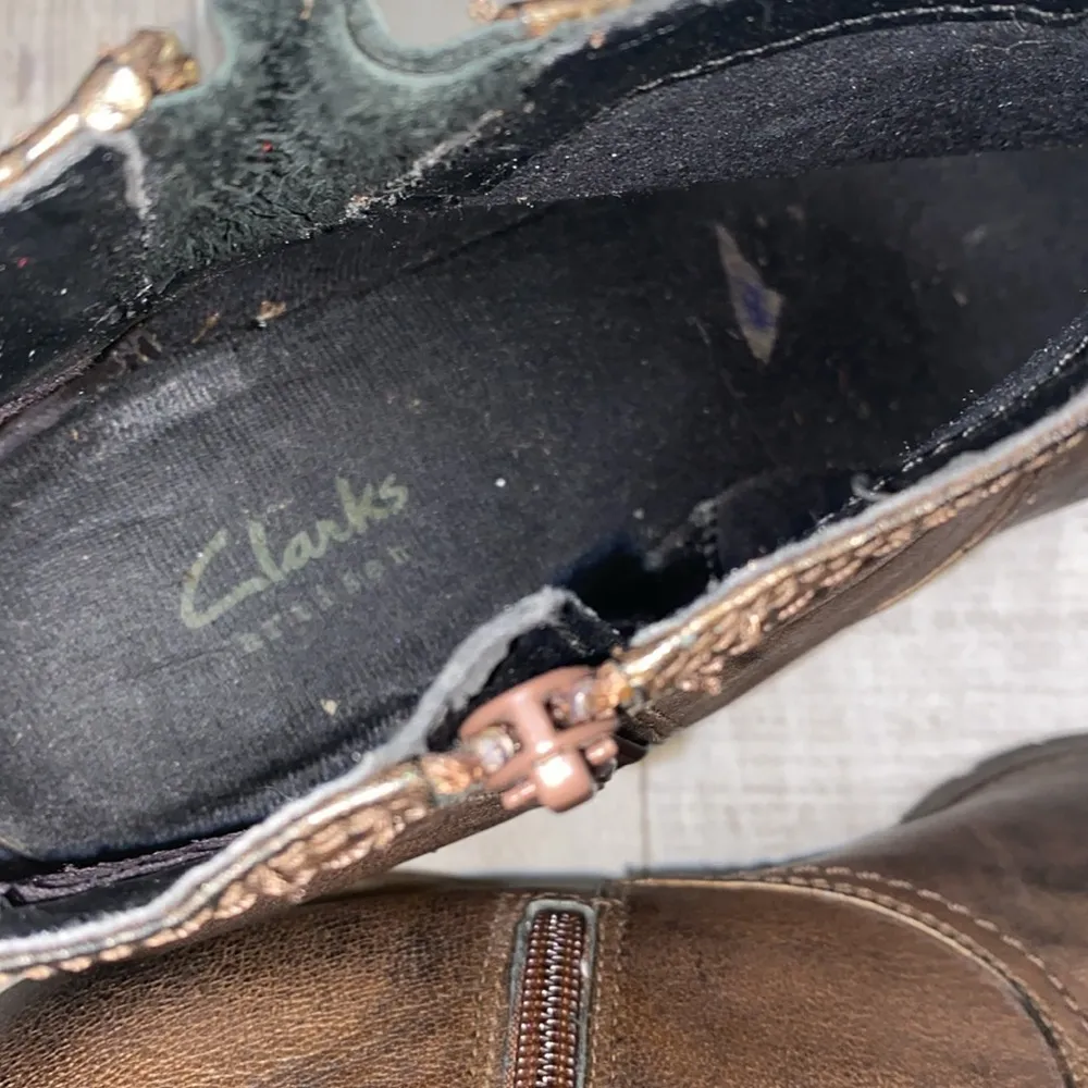 Clarks ankle booties size 10M - Image 12