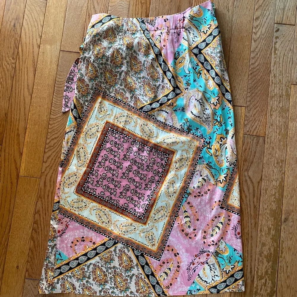 pink and yellow patterned paisley floral wrap silk midi skirt Size M - Image 9