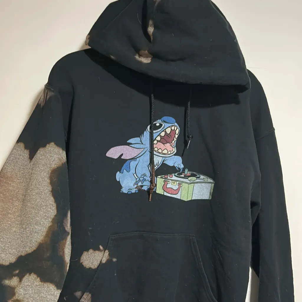 Stitch distressed Black Graphic Hoodie with kangaroo pocket Size M - Image 3
