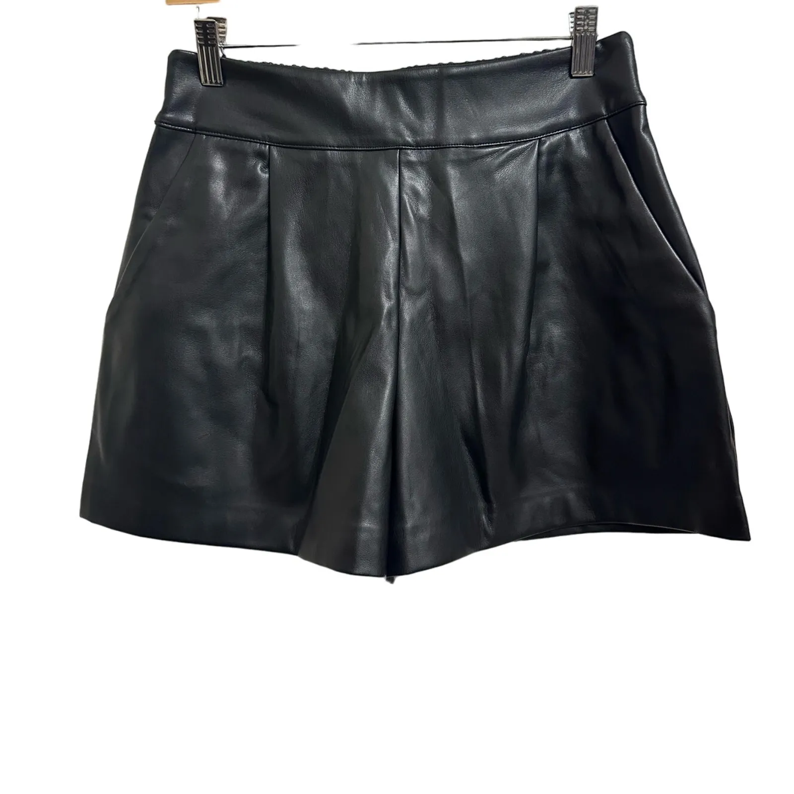 Susana‎ Monaco Faux Leather Pleated Shorts black size Large - Image 2