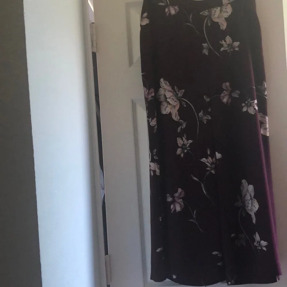 Lauren Conrad Cropped Wide Leg pant - Image 3