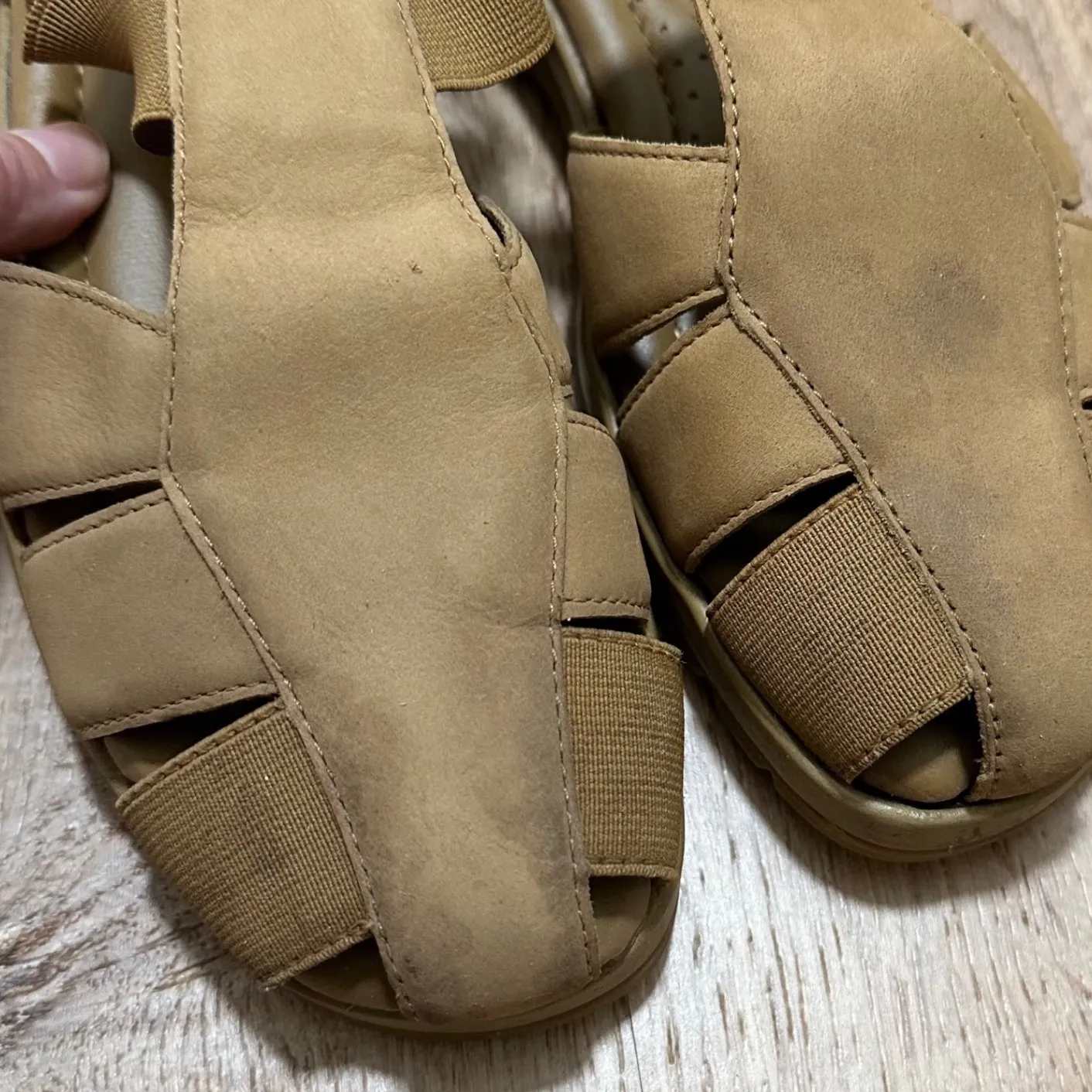 EARTH SHOES | Women's Tan Leather Elastic Strappy Fisherman Sandals Brown Size 6.5 - Image 4