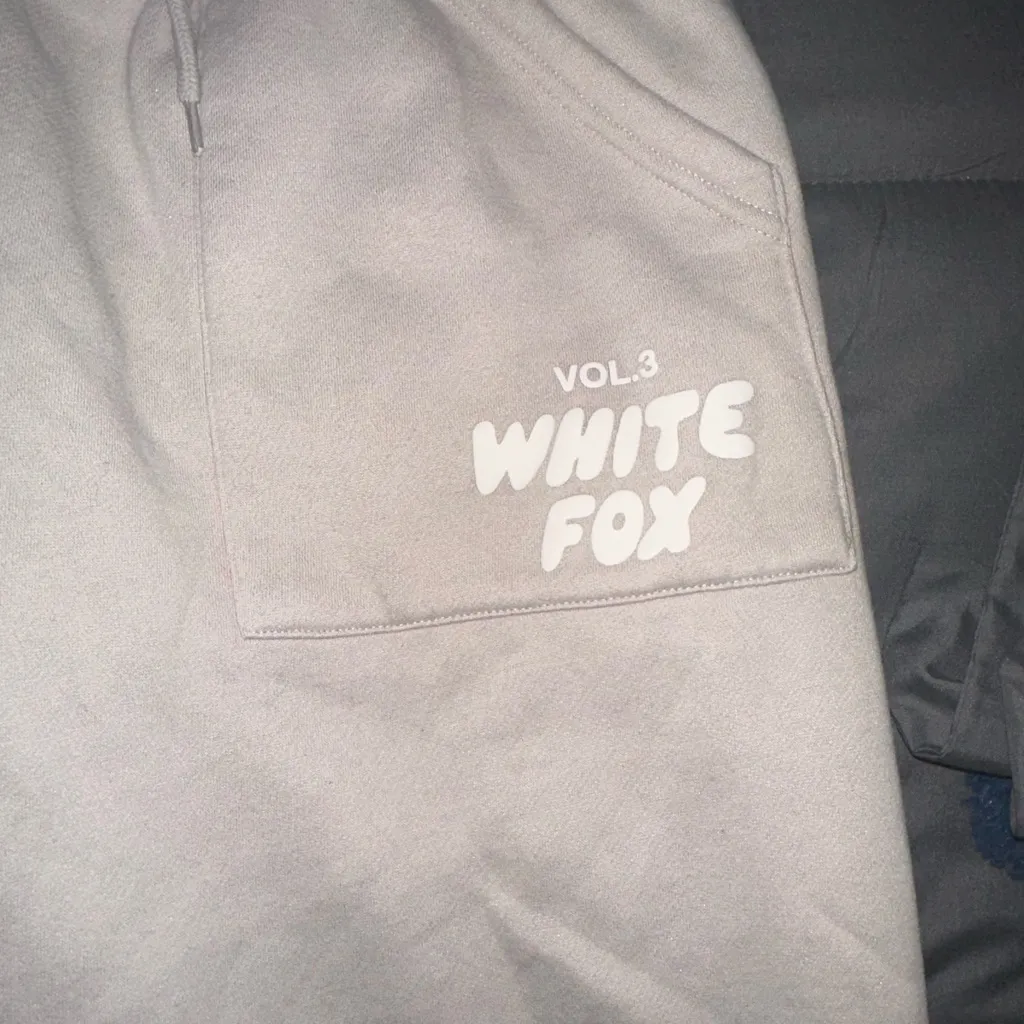 White Fox Boutique Offstage Hoodie & Sweatpants Joggers Moon size M/L - Image 7