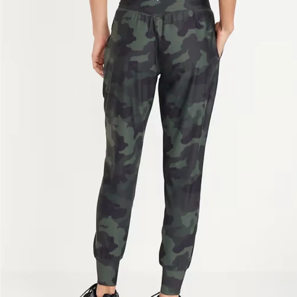 Old Navy High-Waisted PowerSoft Pocket Joggers Size S - Image 2