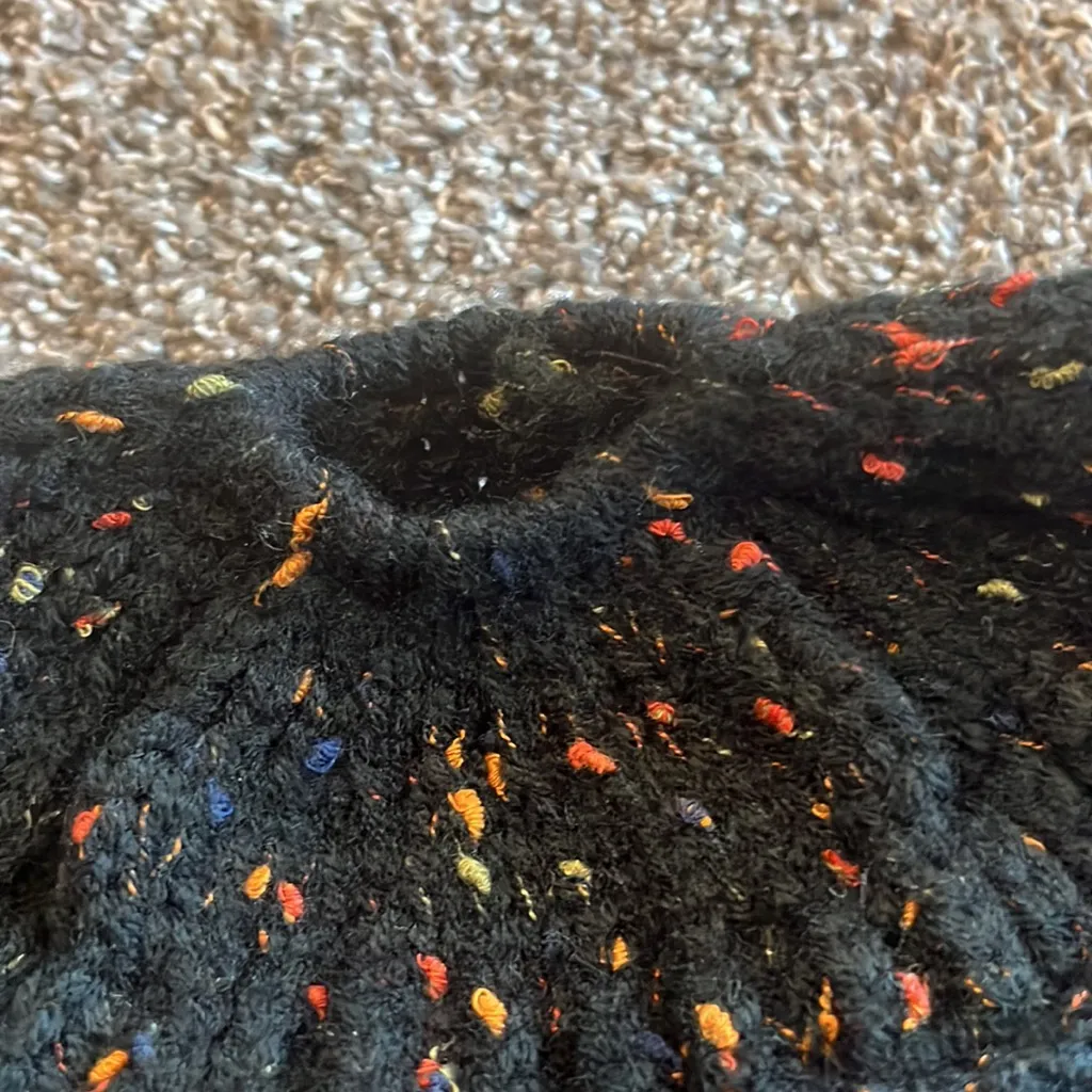 NWOT C.C Exclusives Black Messy Bun Beanie Tail Ribbed Knit Winter Hat‎ - Image 3