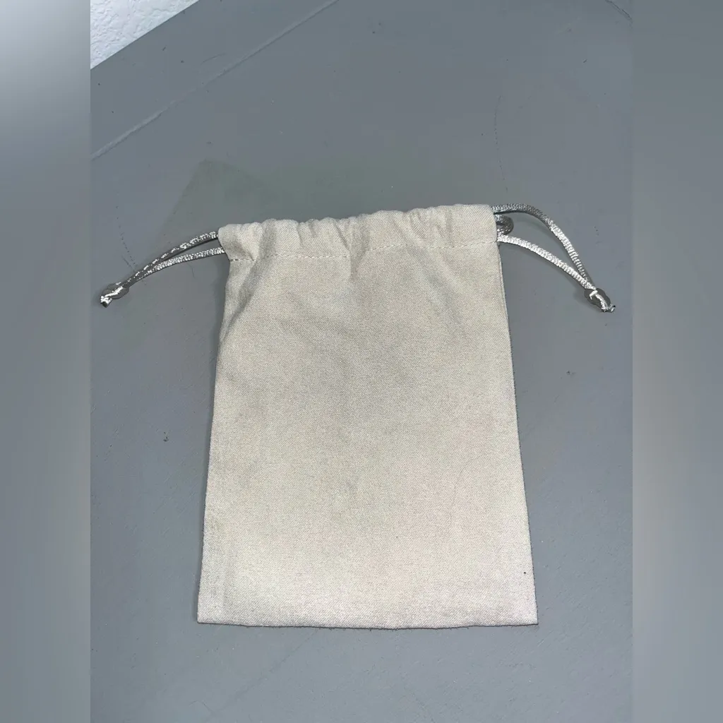 Kendra Scott Silver Gray Velvet Drawstring Jewelry Bag OneSize Neutral Versatile - Image 9