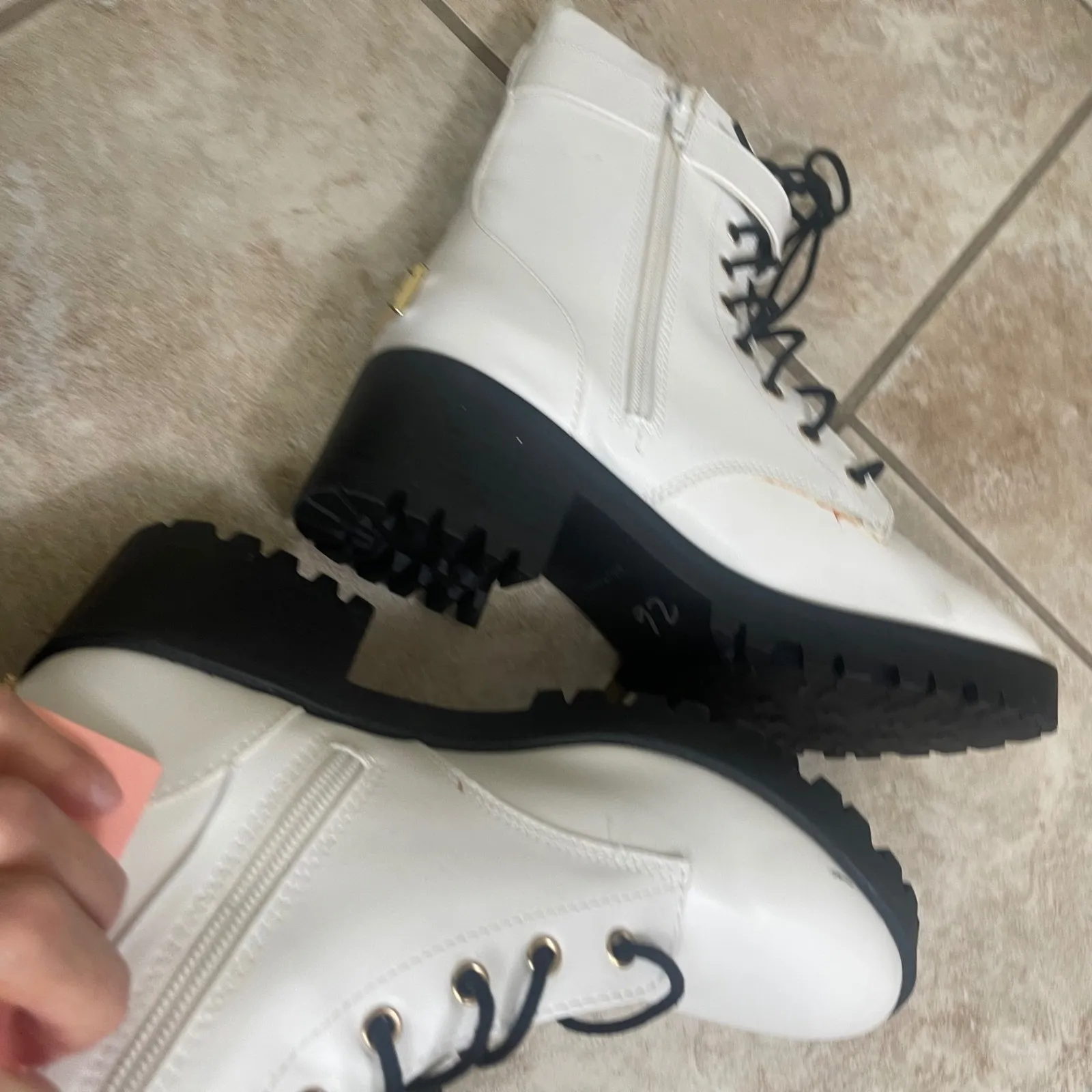 Juicy Couture White Combat Boots Gold Logo Lace Up Buckle Lug Sole Womens Sz 7 - Image 9