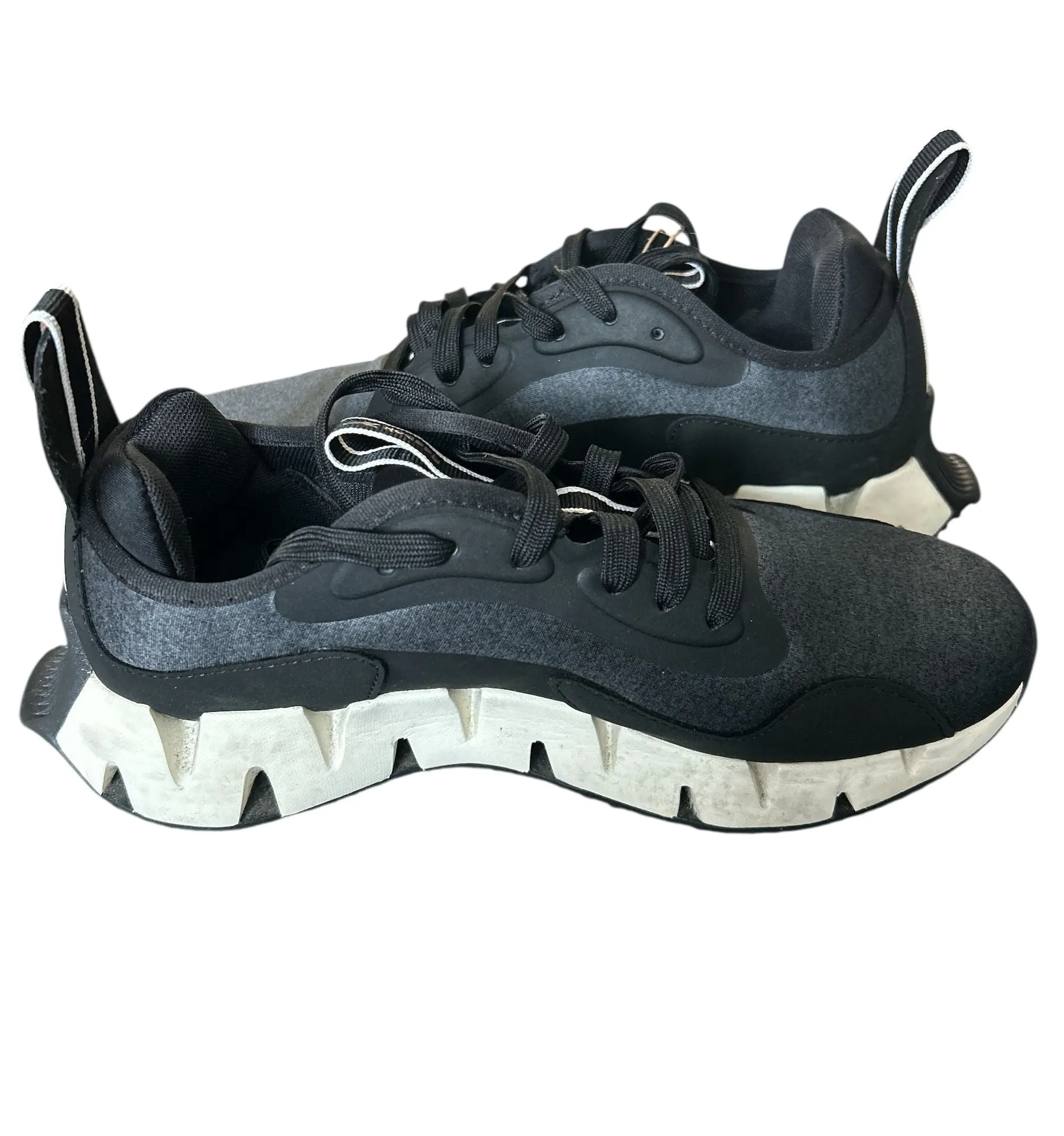 Reebok zig W size 8 - Image 4