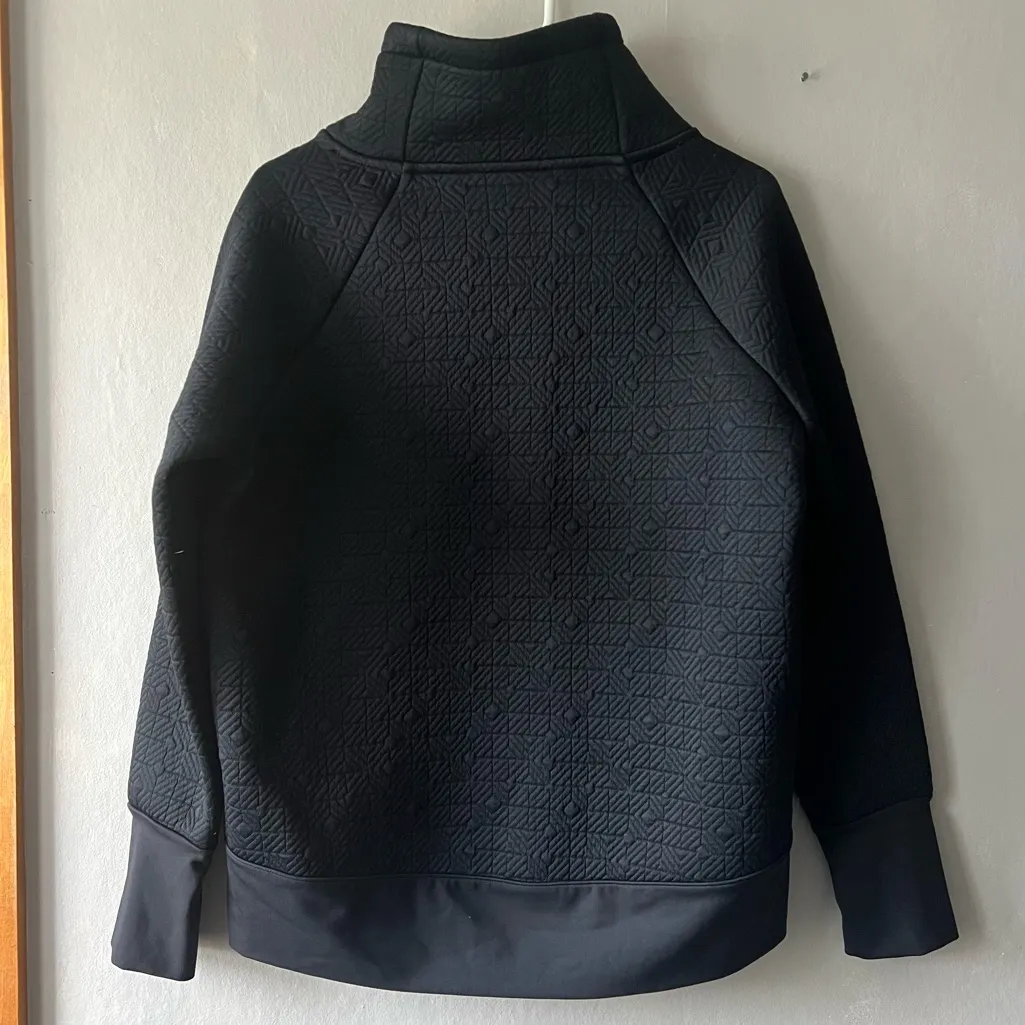 Athleta Black Jacquard Elevation Quilted Pullover Size Small - Image 5