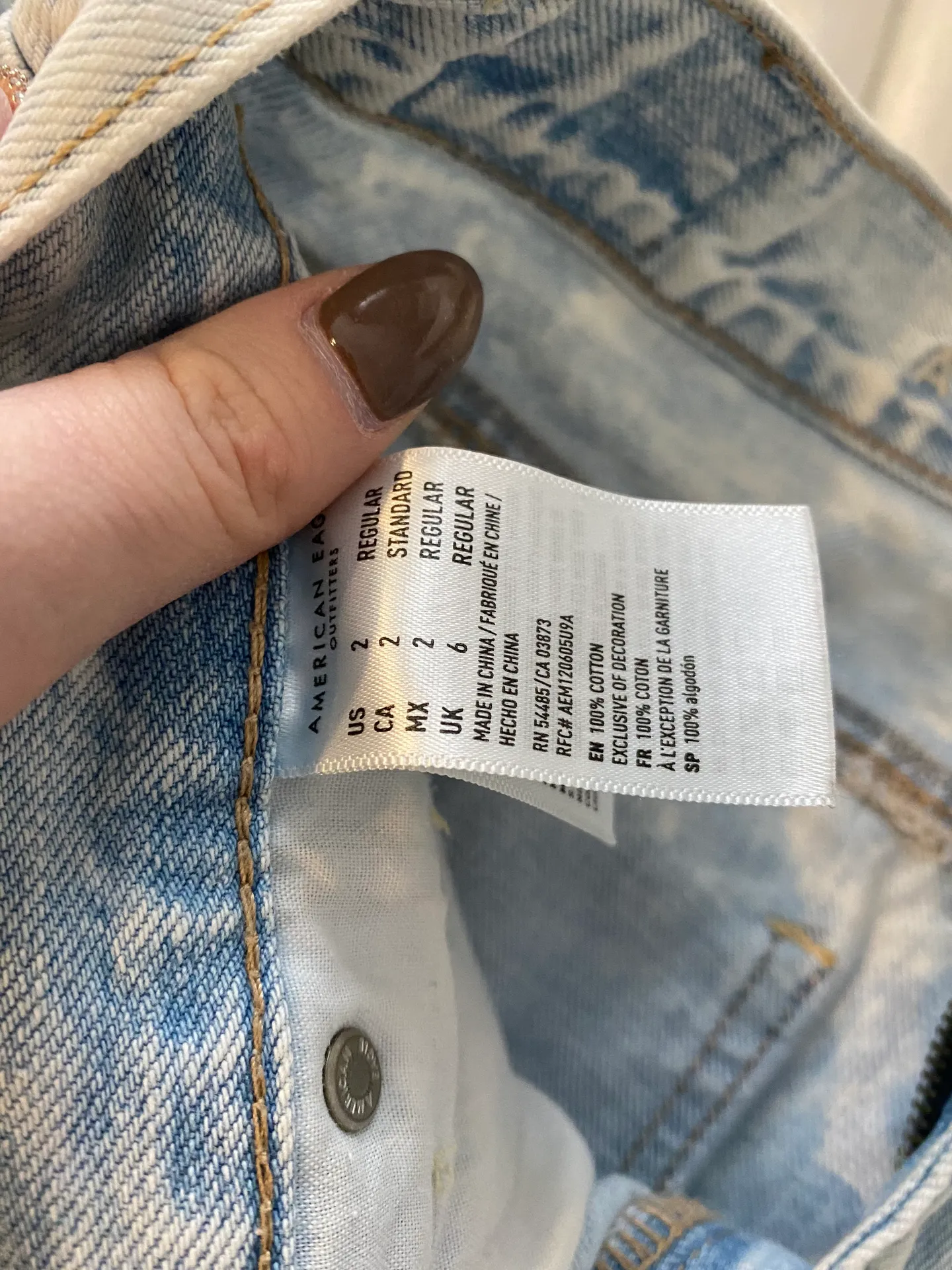 American Eagle Outfitters High Wasted Mom Jeans  - Image 5