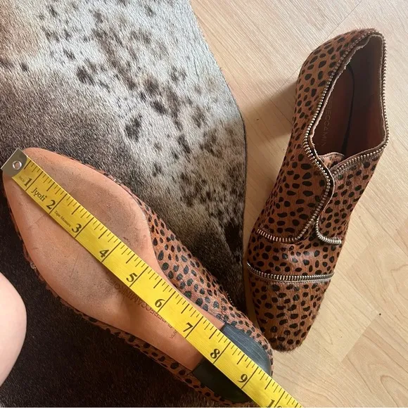 REBECCA MINKOFF Cheetah Print Pony Hair Zipper Trim Cap Toe Loafers Size‎ 8 - Image 9
