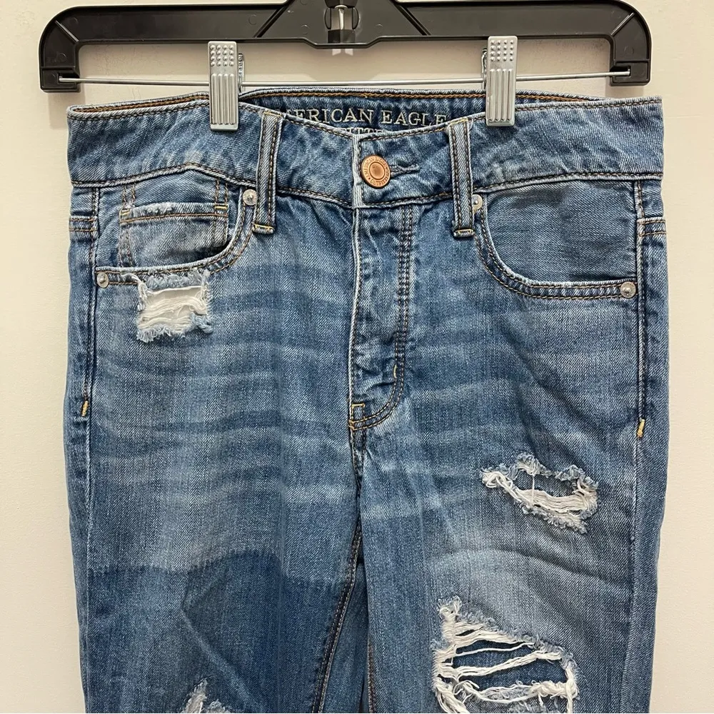 American Eagle Tomgirl Distressed Button Fly Jeans Size 0 - Image 4