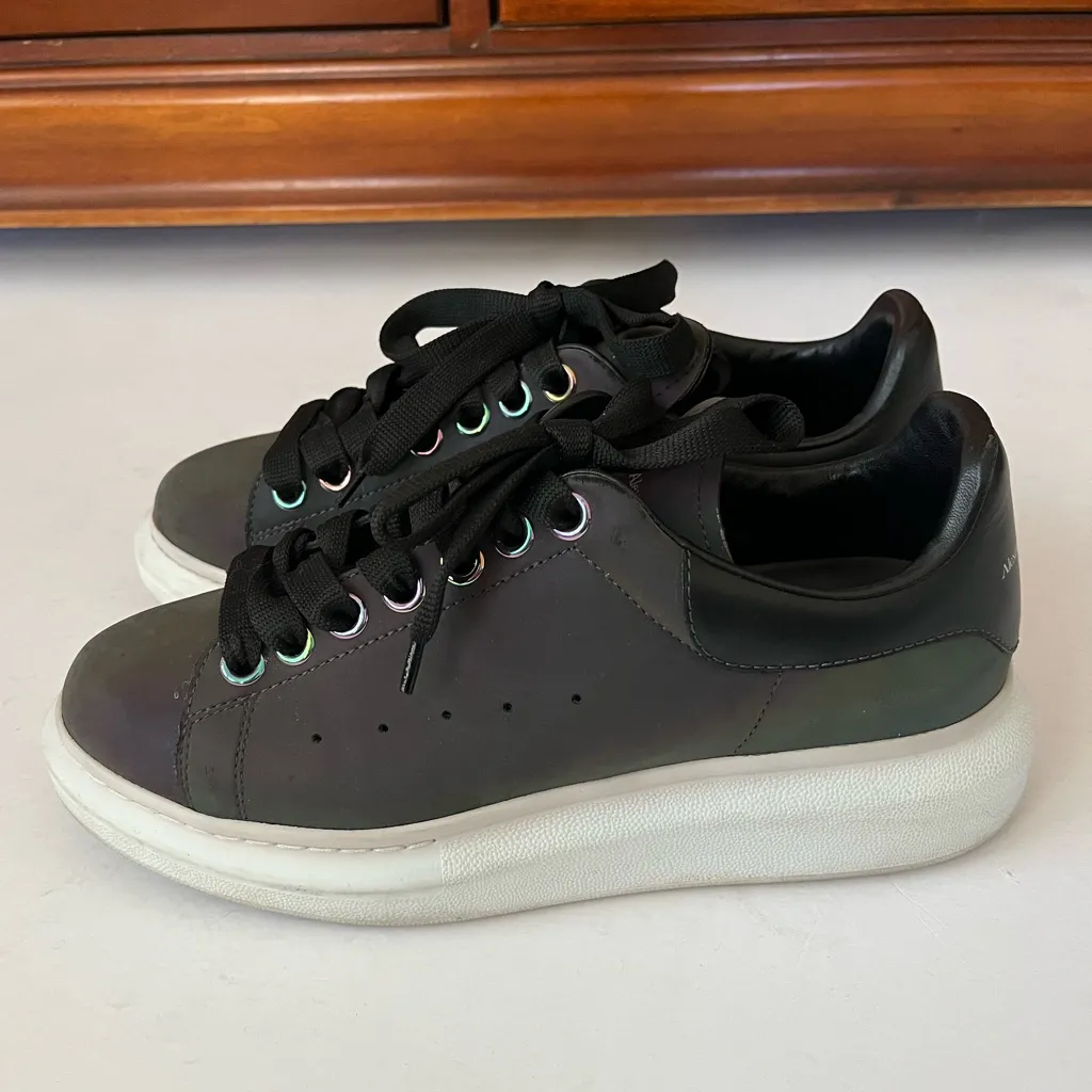 Alexander McQueen Oversized Sneakers in Gray Iridescent Women’s Size 38.5/8.5 - Image 4