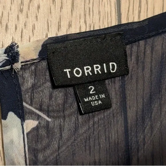 Torrid Navy Cream Floral Sheer Hi Low Babydoll Flowy Blouse Top Shirt - Image 2