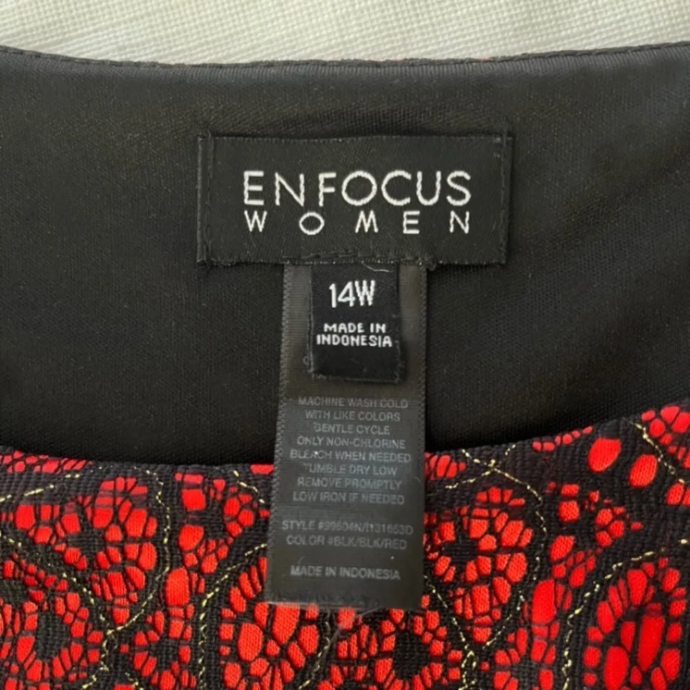 En Focus Woman Black and Red Sleeveless‎ Sheath Dress - Image 2