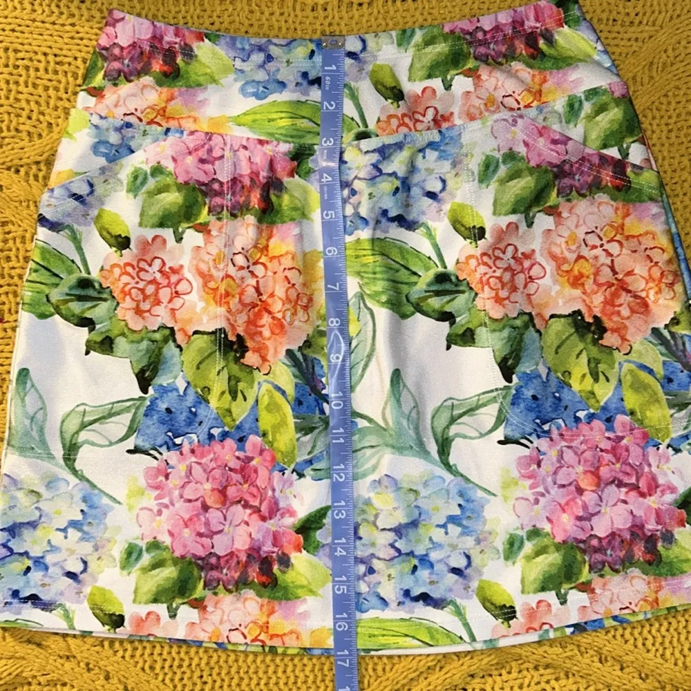 Skinz Size S Floral Skort Pink - Image 13