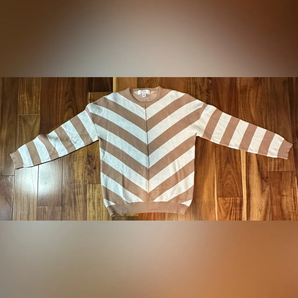 Magaschoni Tan and Cream Chevron Crewneck Sweater - Image 4