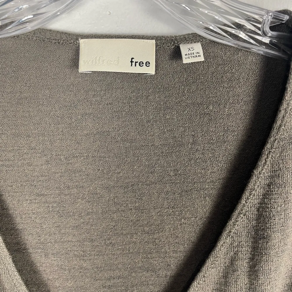 Wilfred Aritzia  Free green Brown Long Sleeve V Neck Bodysuit for Size XS - Image 2