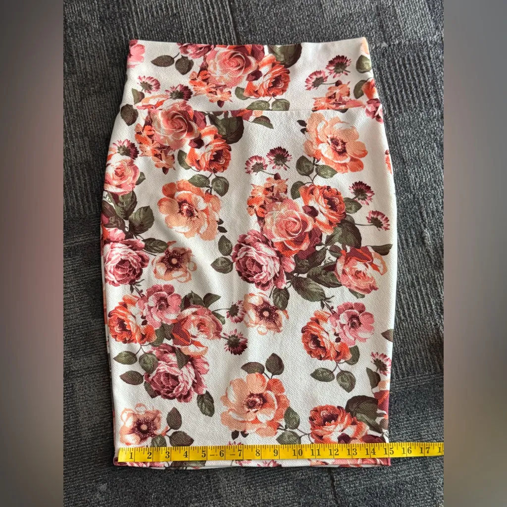 SILHOUETTE NYC Floral Pencil Skirt Women’s Size L Made in USA Stretch Fabric White Size L - Image 8