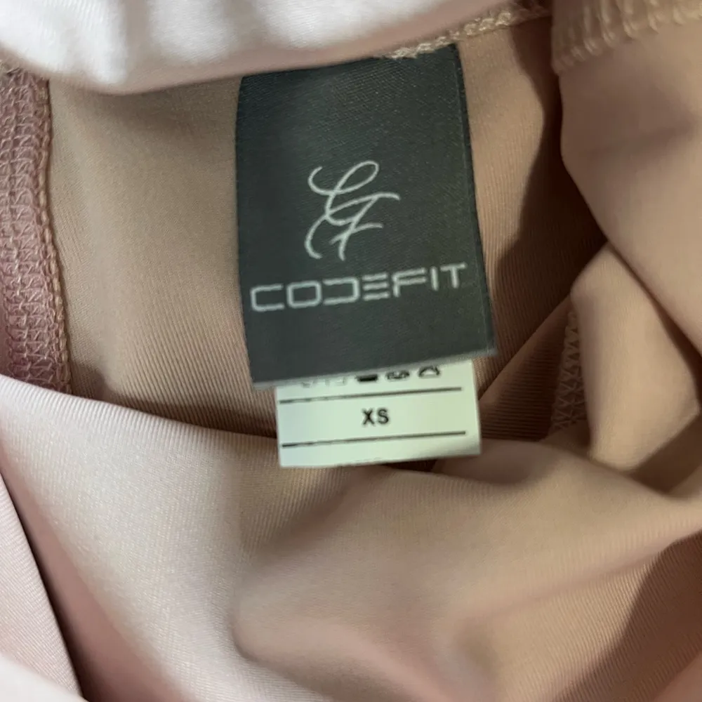 Women’s Soft Pink Biker Shorts W/ Pockets. Size XS. NWT - Image 6