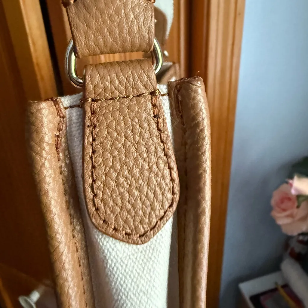 Talbots Beige Handbag with Gold Zipper - Image 6