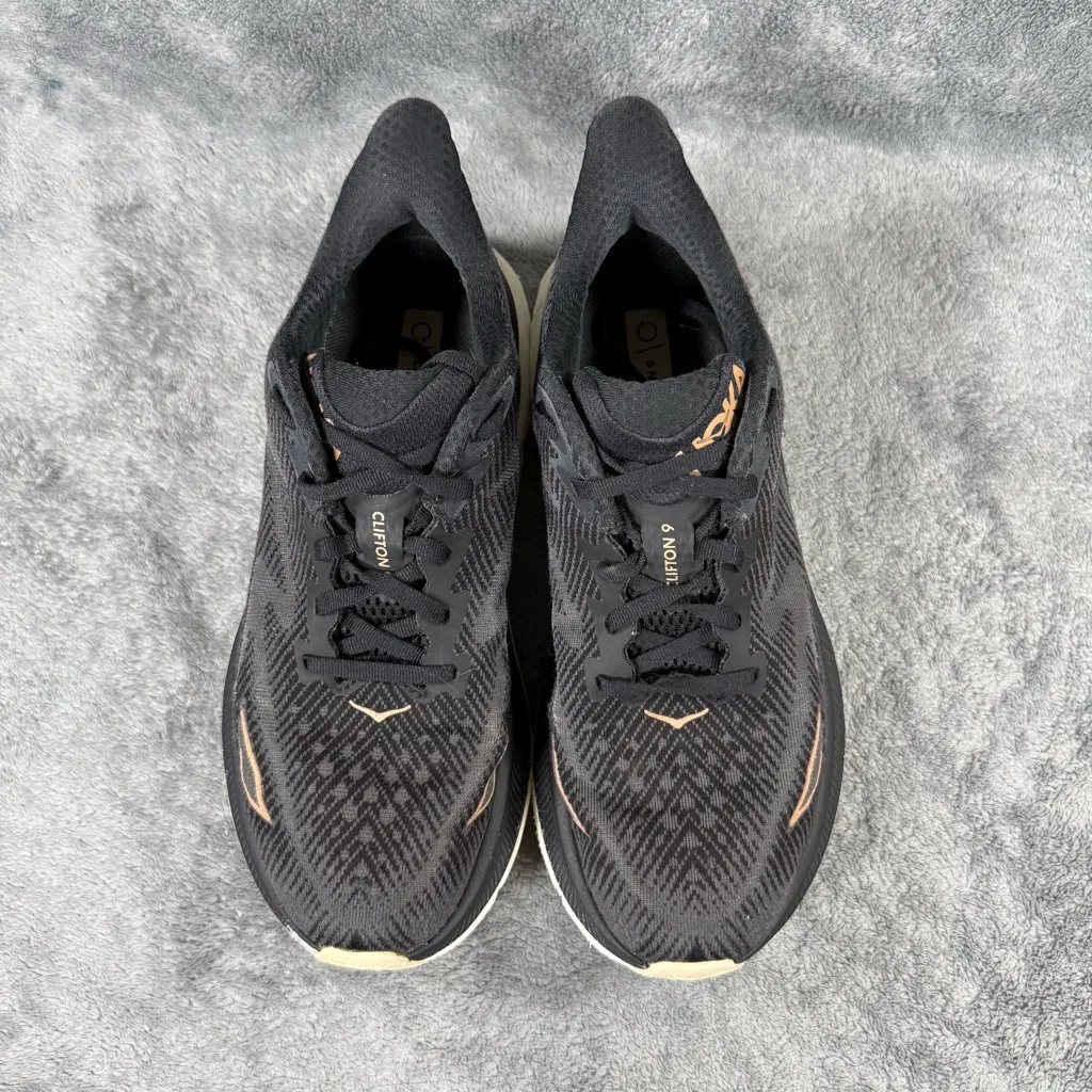 Women’s 8.5 HOKA ONE ONE Clifton 9 Running Shoe Black Rose Gold Training Workout - Image 3