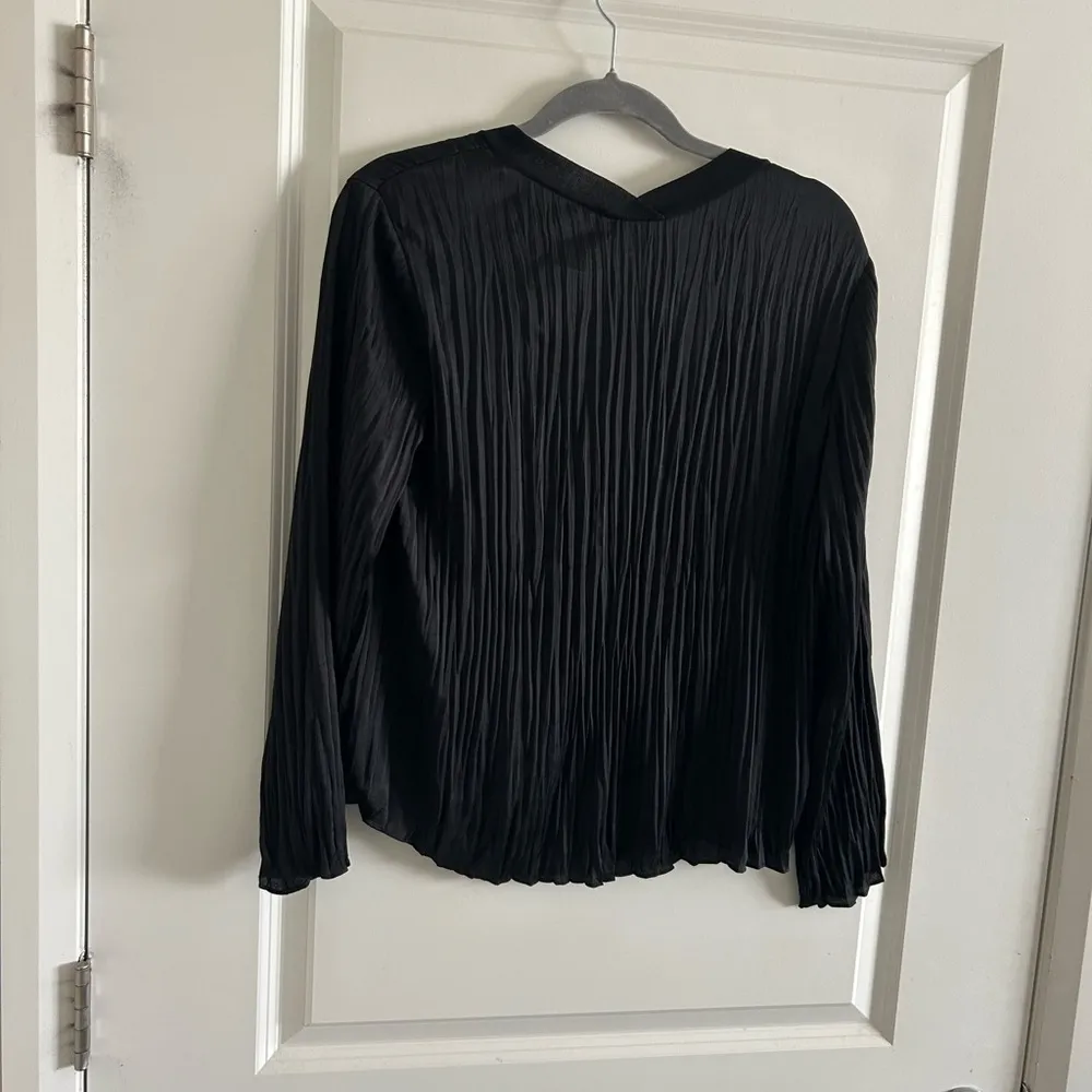 VINCE Women’s Blouse S Black Slate Crushed Satin V Neck Long Sleeve Tunic - Image 6