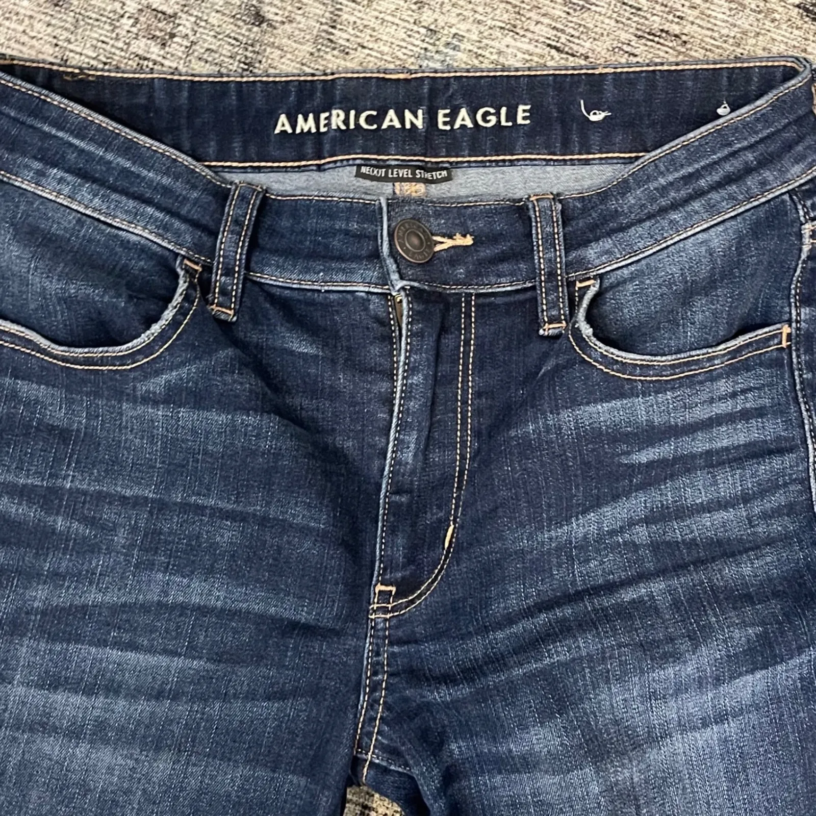 American Eagle Outfitters Womens Jeans Dark Blue Wash Stretch Frayed Hem Size 8 - Image 2