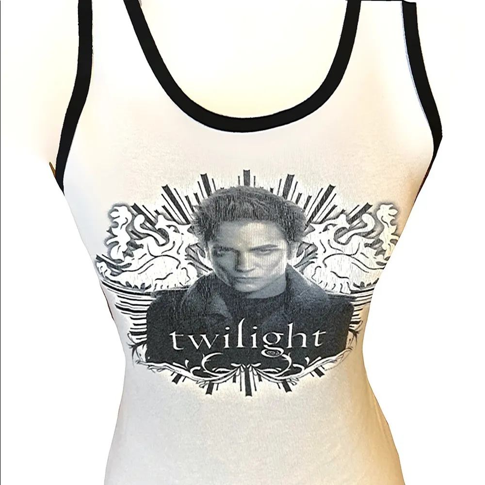Extremely RARE Collectors Original 2008 Twilight Saga “Edward Cullen” Tank Blue Size M - Image 2