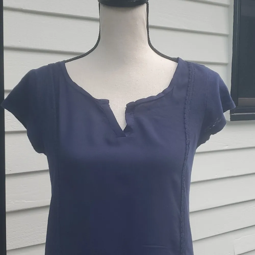 Gap V-Neck Panel Short Sleeve Tee - Image 2