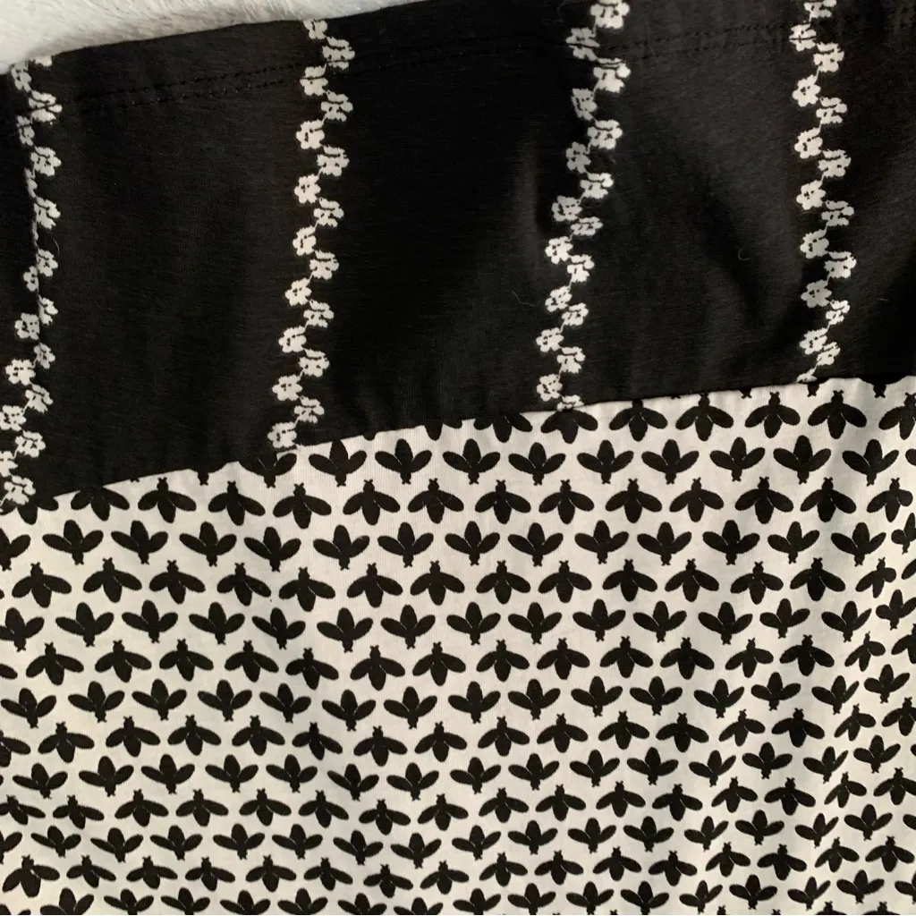 Jelly The Pug size XL venetian v neck mommy and me matching dress black white - Image 10