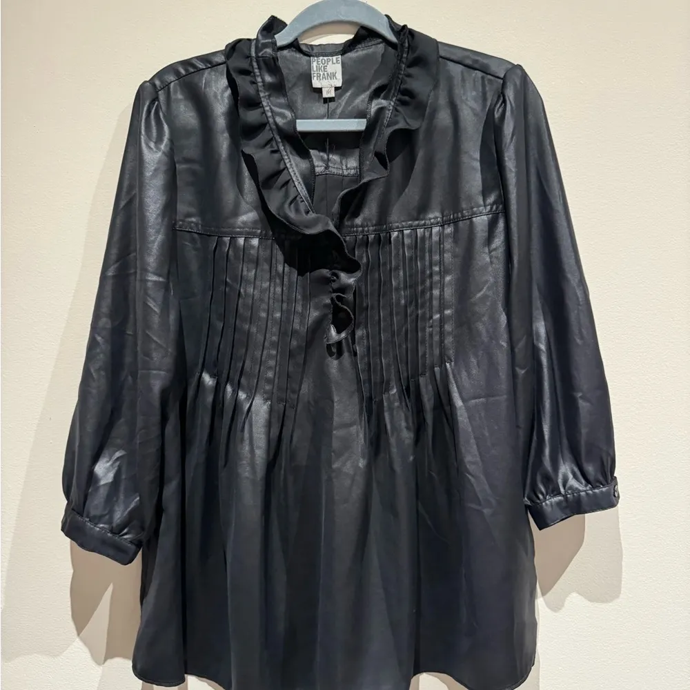 People like Frank leather look pleated front ruffled blouse size medium - Image 2