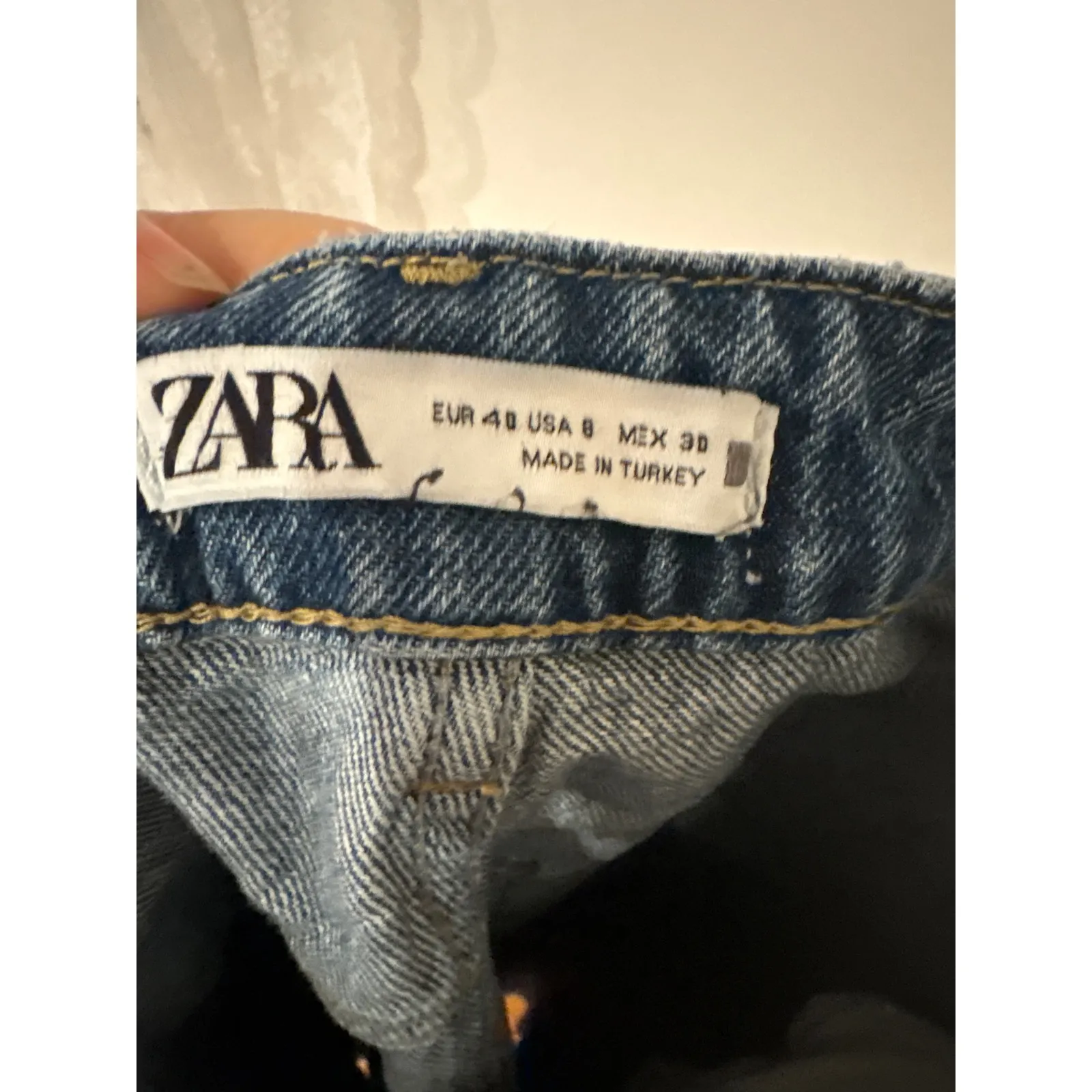 ZARA High Waisted Straight Leg Crop Jeans Blue Denim Frayed Hem Size 8 - Image 3