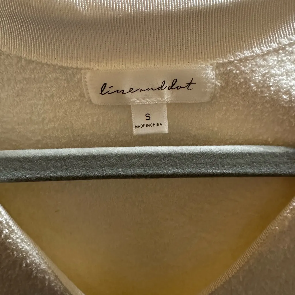 Line & Dot Vest - Image 3