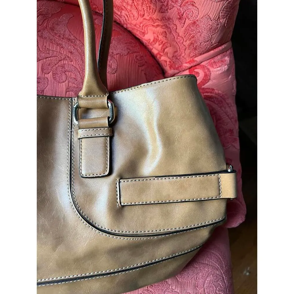 Stylish Nine West Handbag - Chic Everyday Tote - Image 4