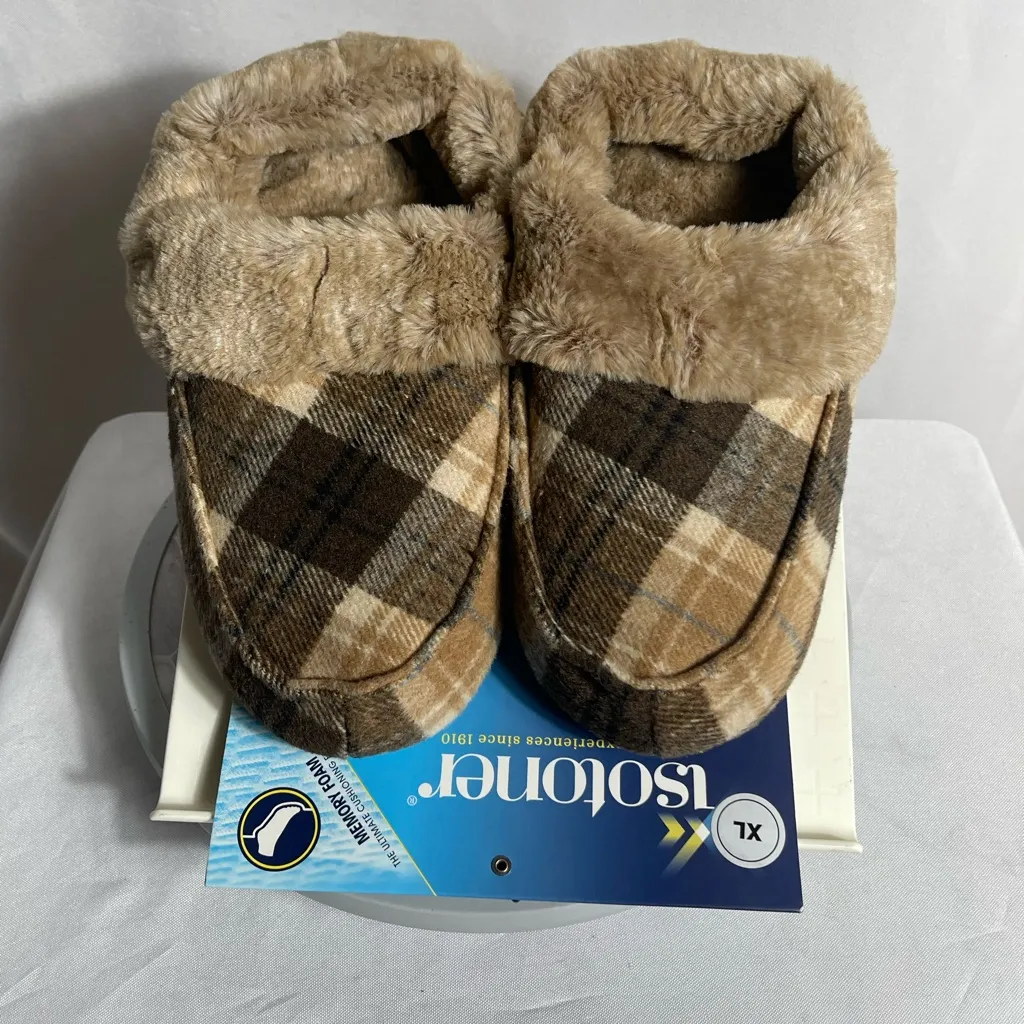 Isotoner Women’s Memory Foam Plaid Moccasin Slippers Faux Fur Taupe XL 9.5–10.5 - Image 2
