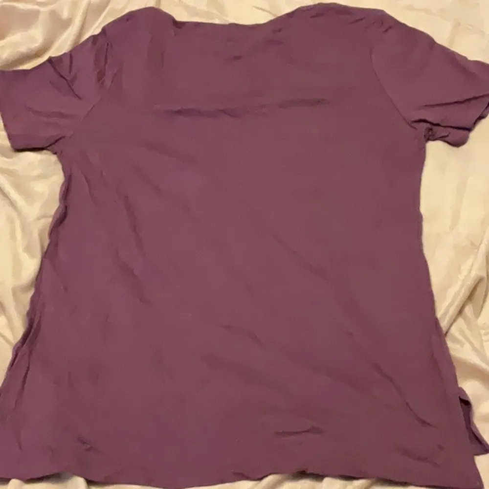 Eddie Bauer t-Shirt new very comfortable Woman’s size medium - Image 8