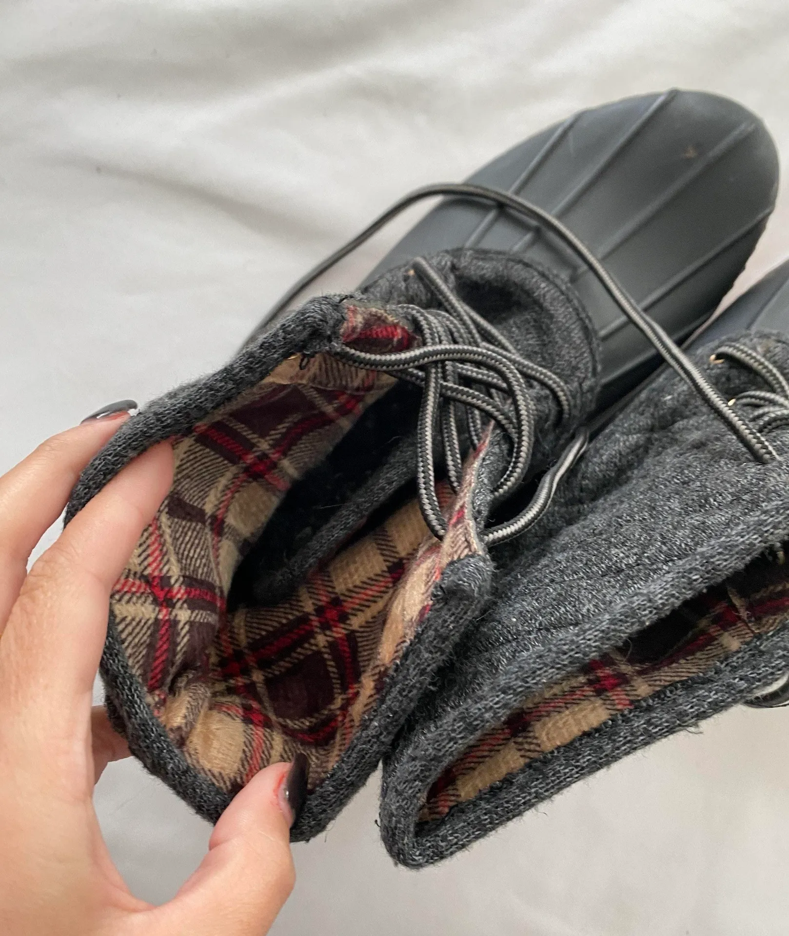 Bean Boots Size 9 - Image 4