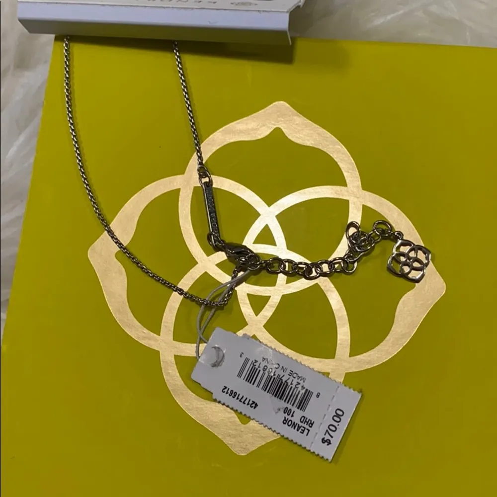 Kendra Scott Silver and White Leanor Necklace - Image 4