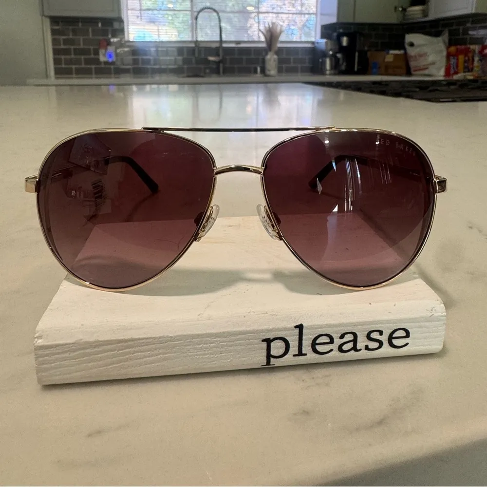 Ted Baker Gold Aviator Sunglasses Modern Design - Image 3