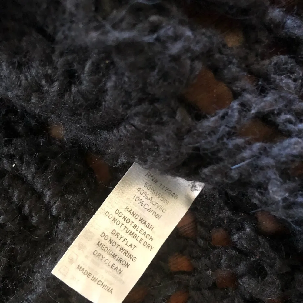 Women’s Crochet duster/ jacket size small Black - Image 5