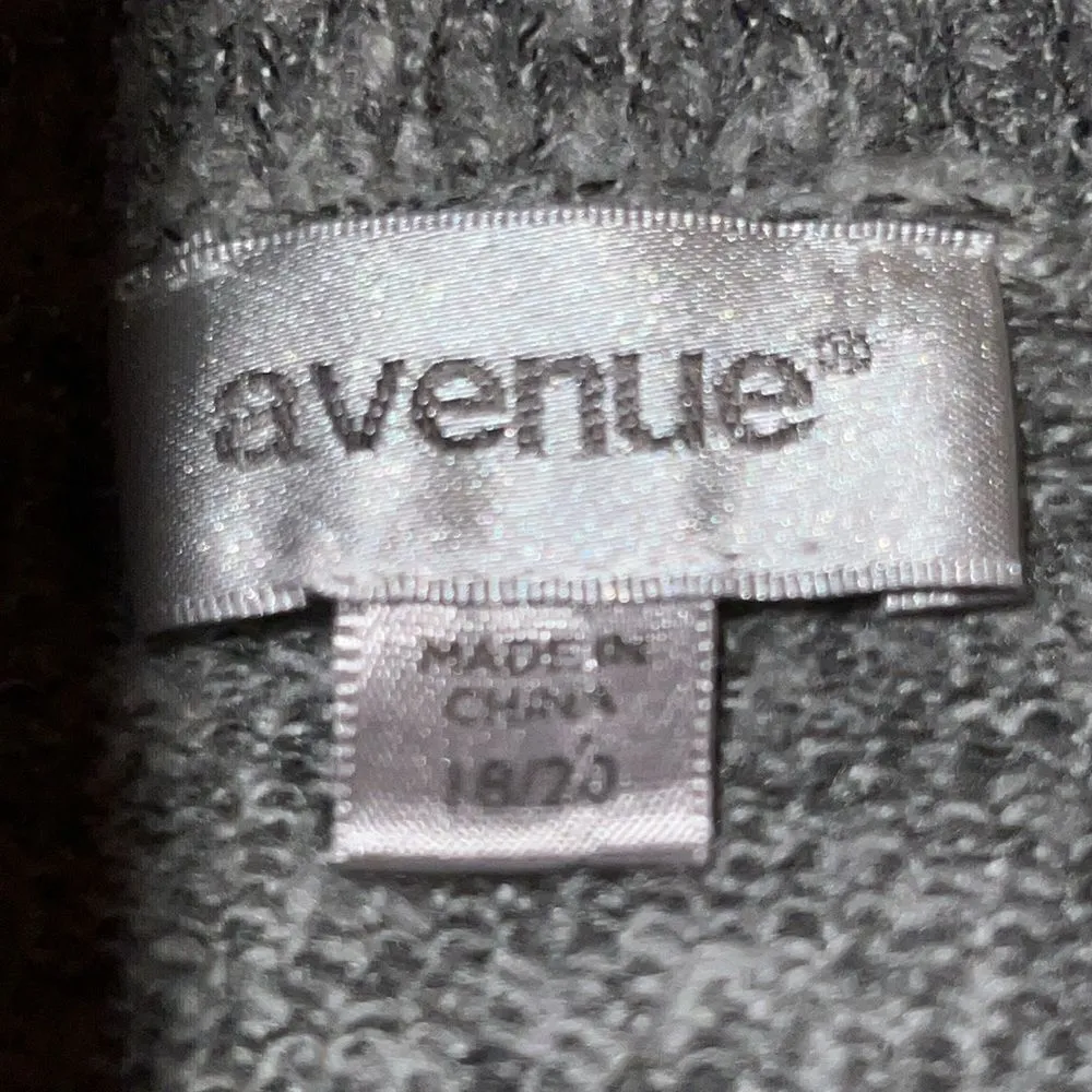 Avenue brand new soft gray sweater with white pearl detail! Gray Size undefined - Image 7